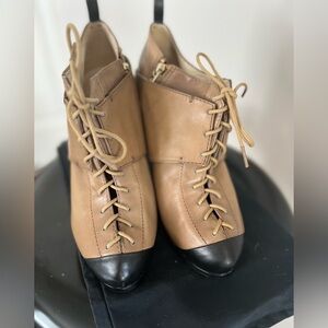 Aleksander McQueen Lace Up Bootie sz. 41
